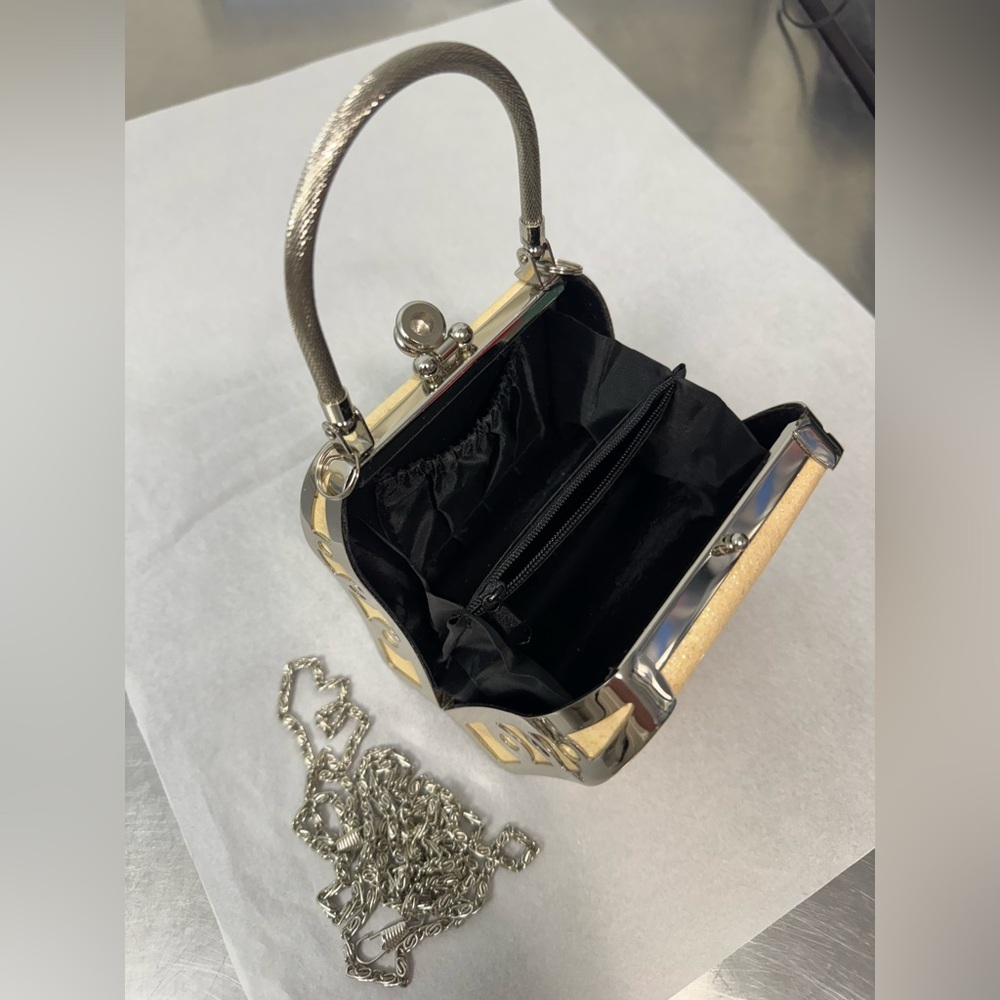 Y2K Cream and Silver glitter evening bag - Picture 8 of 13